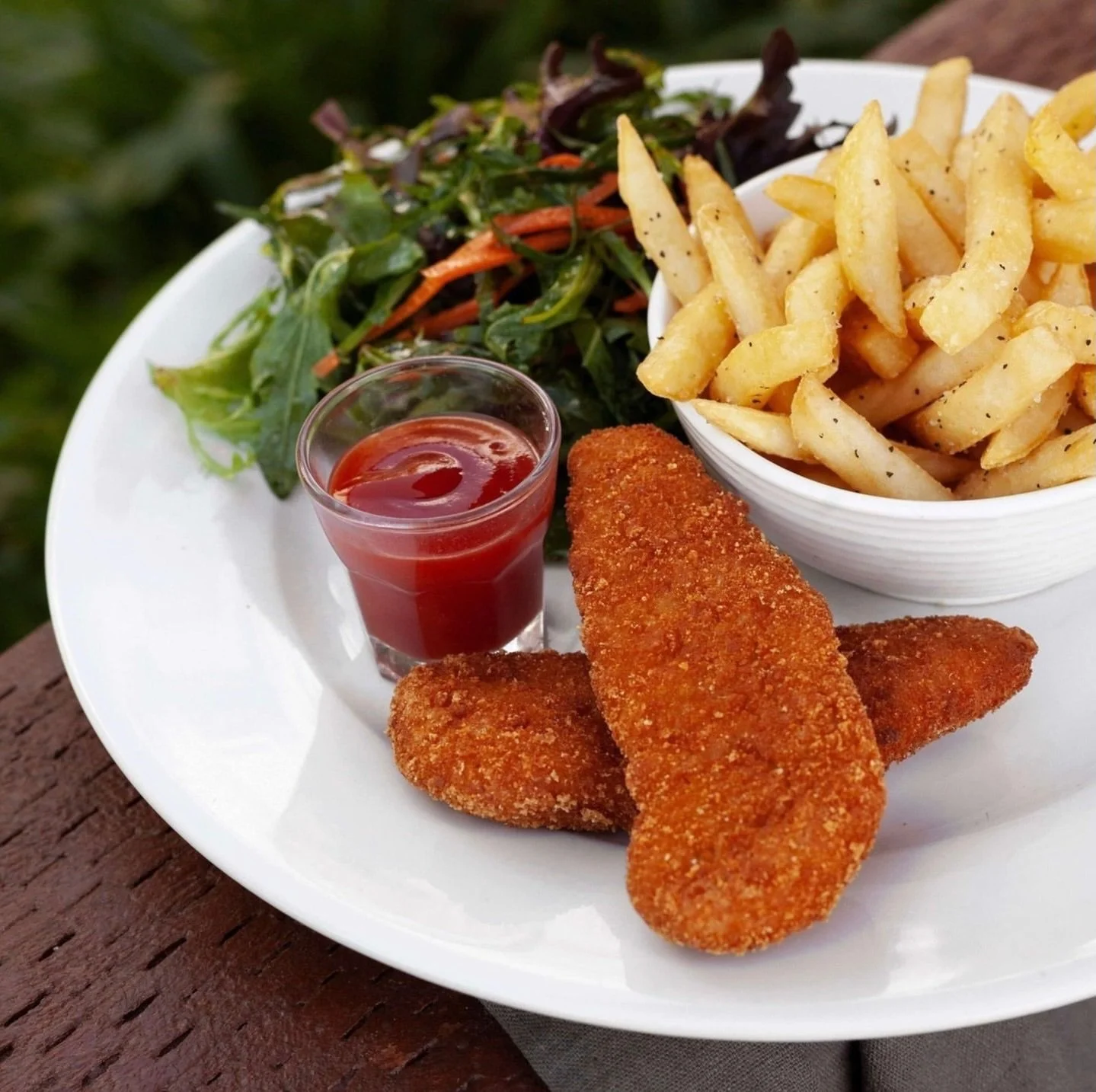 🎉KIDS EAT FREE TODAY* 🎉 LUNCH &amp; DINNER (when you pay for one adult meal you&rsquo;ll receive a free kid&rsquo;s meal in return).

Looking for a family-friendly dining experience these school holidays?⁣ 
⁣
Our Kid&rsquo;s Menu (children 12 and u