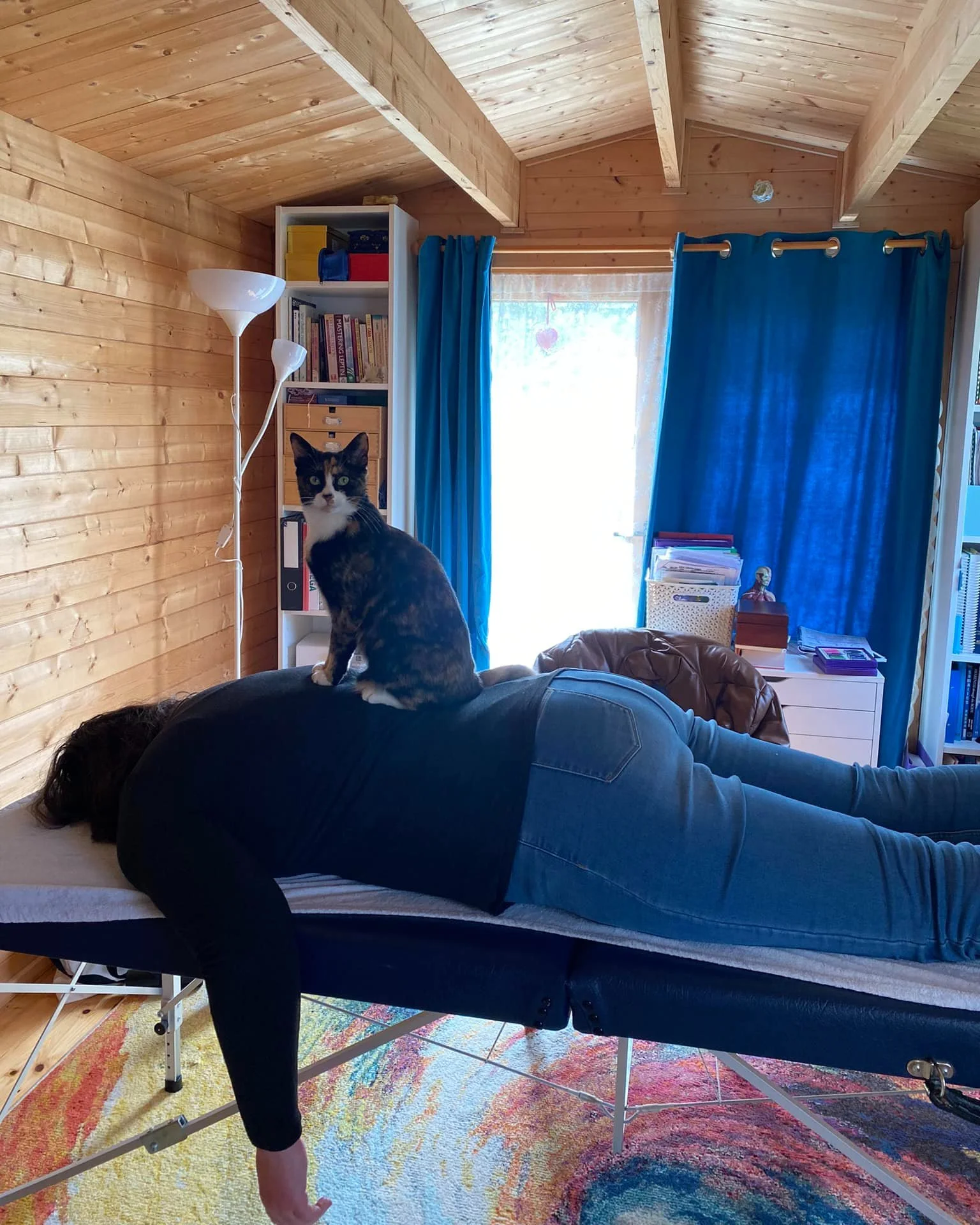 The basic foundation techniques of Kinesiology are incredibly powerful and should be celebrated.

Earlier this week I hurt my back and, while I could keep myself moving and improving by working on myself, it was still very fragile and sore. Today my 