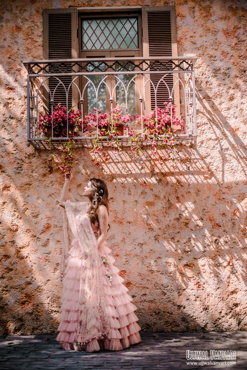 Dixika vanvari in Pink Pankhuri jain Lehenga