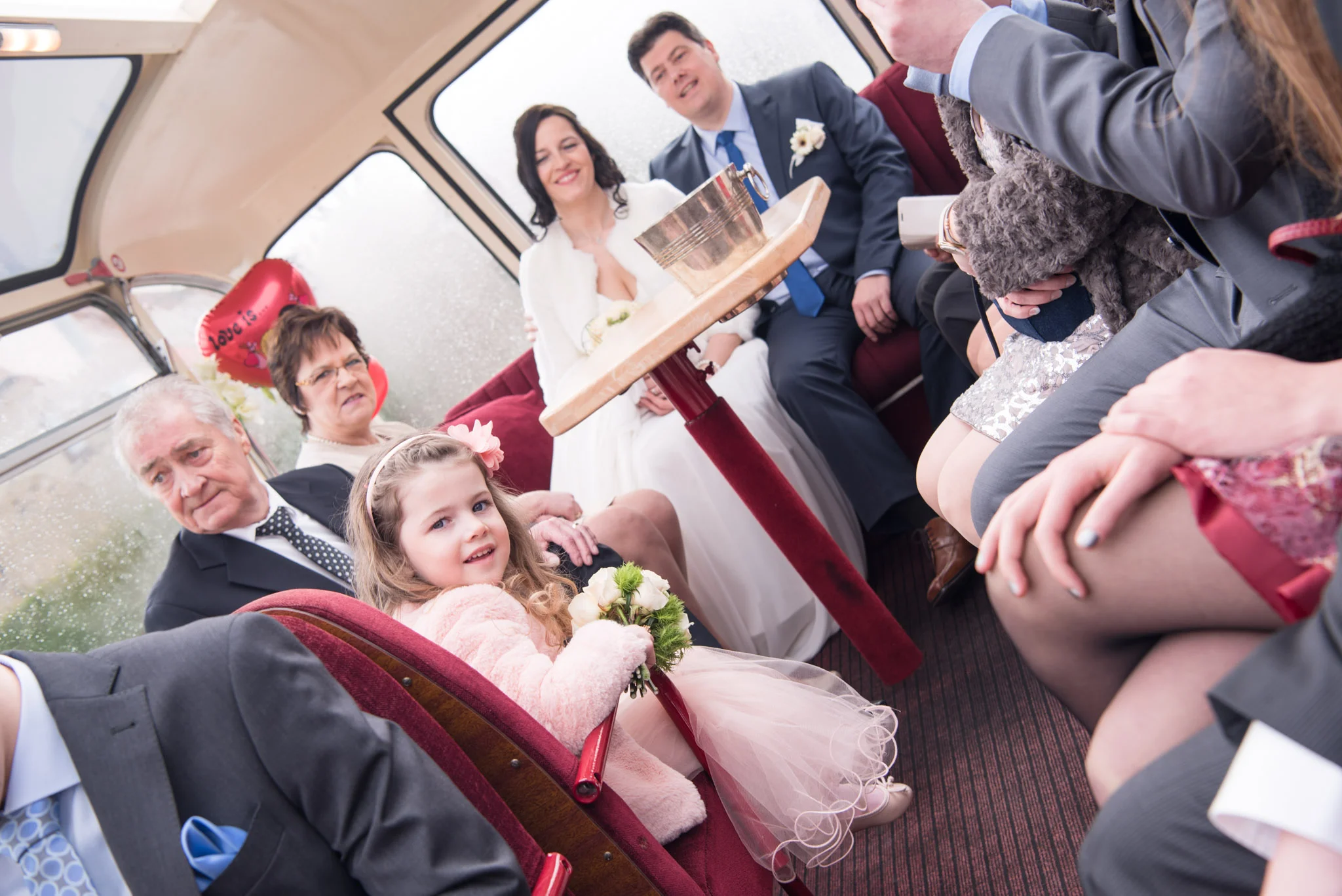 Vertrek naar trouwceremonie