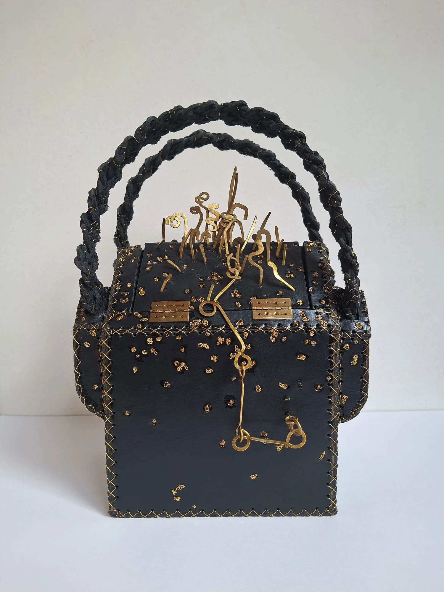 B2WhatsApp Image 2025-11-18 at 11.22.20-3.jpg