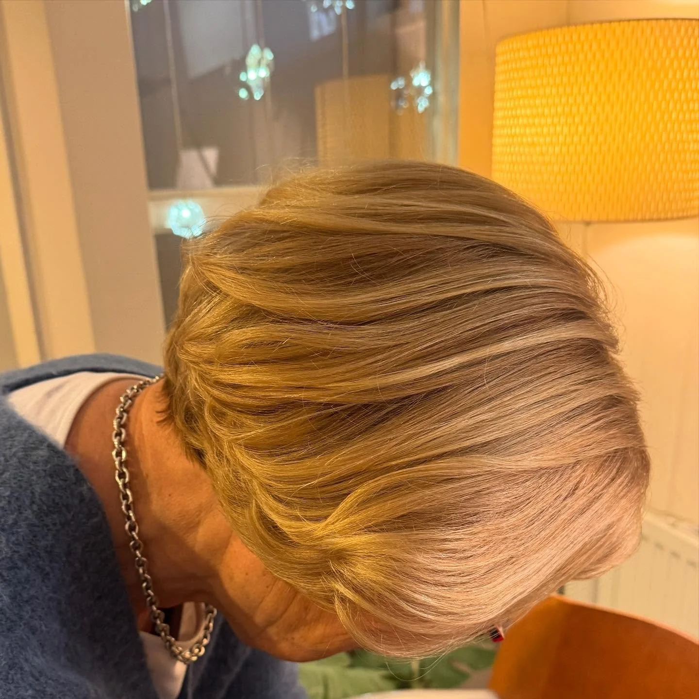 Piti viel&auml; ulko-ovella ottaa kuva🤭