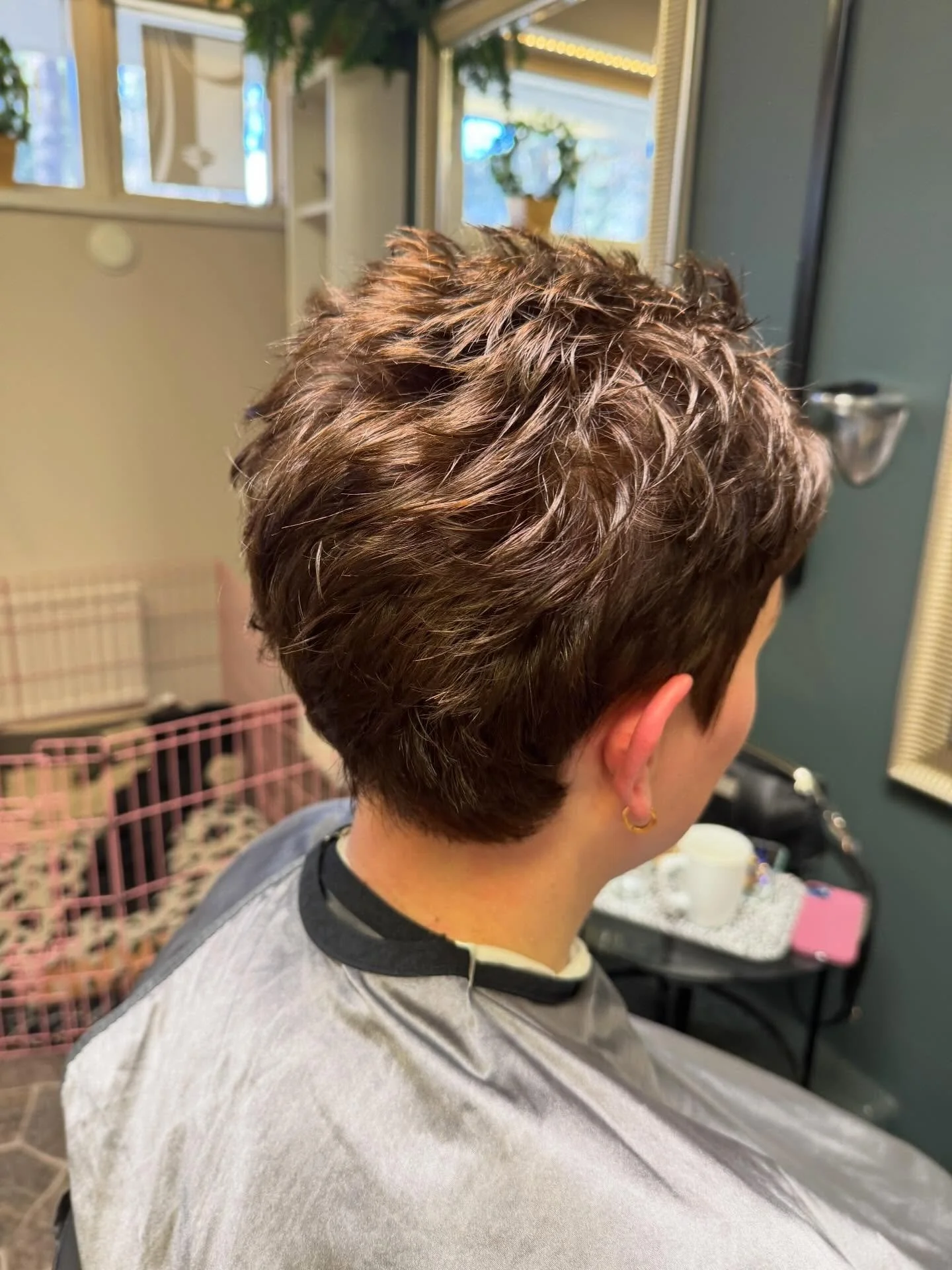 Pikkusen lyhyemp&auml;&auml; linjaa t&auml;n&auml;&auml;n #shorthaircut #wellacolortouch #kampaajaespoossa #wella