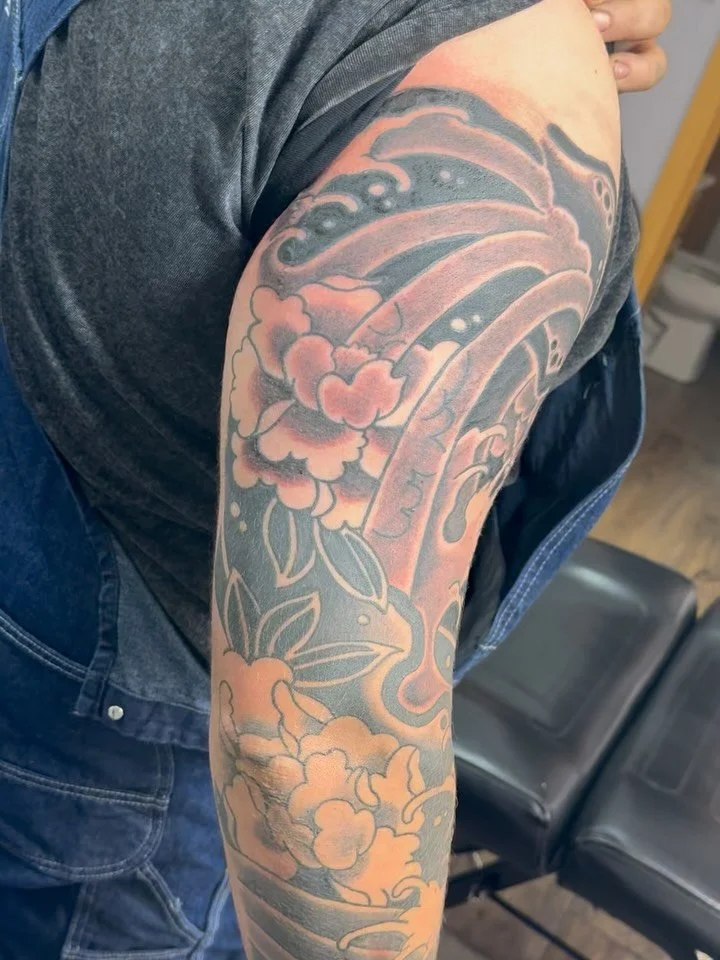 Session 3 and the final touches on this Japanese half-wraparound sleeve for Justin!! Many thanks again my friend
.
.
.
#tattoo #tattoos #tattooshop #iowatattoo #iowatattooartist #cedarrapidstattoo