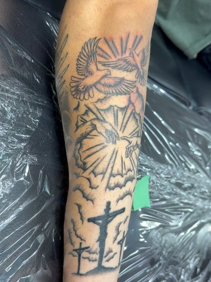 Finished quarter sleeve, a double-up on vines, and some little guys from the past week or so. Huge thanks to all and a pat on the back to me for being so lazy with my posts!
.
.
.
#tattoo #tattoos #tattooshop #iowatattoo #iowatattooartist #cedarrapid