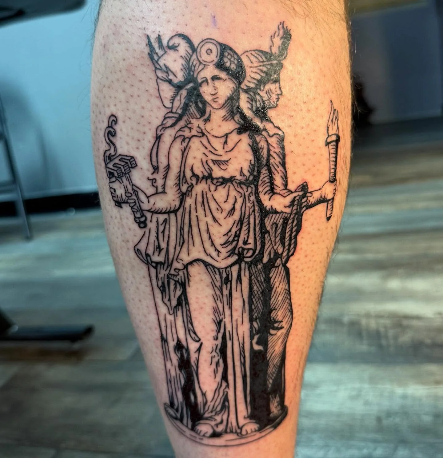 Hecate, Greek goddess of magic and the moon for Hale! Such a fun Saturday - thanks again!
.
.
.
#tattoo #tattoos #tattooshop #iowatattoo #iowatattooartist #iowatattooshop #cedarrapidstattoo #engravingtattoo