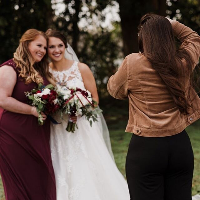 Hey y&rsquo;all! Just wanted to pop in for a second, I know it&rsquo;s been a while so here&rsquo;s a behind the scenes from a beautiful winter wedding. 
Since moving to Jacksonville, my schoolwork has much taken over my life and I have not been as a