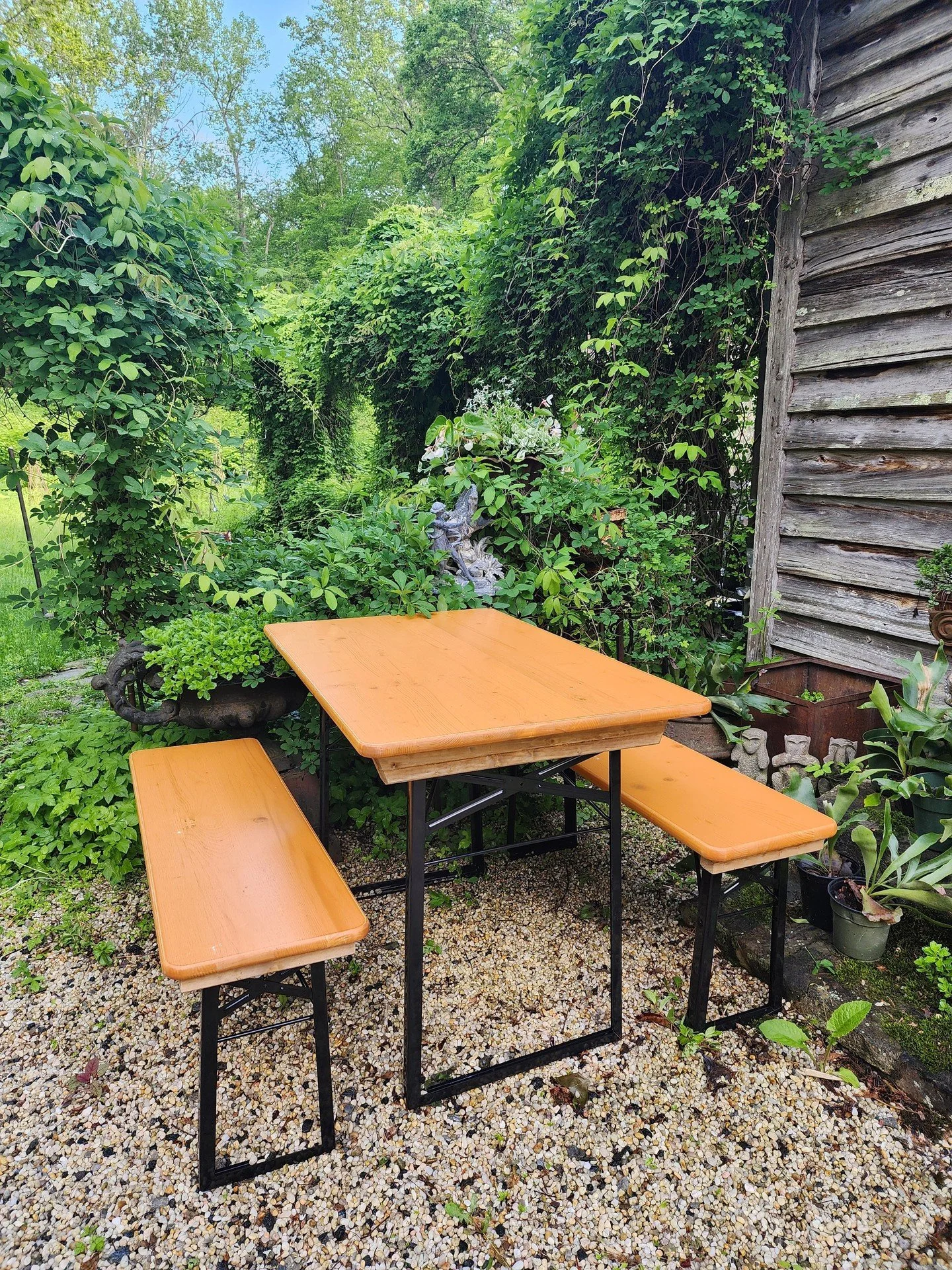 Marvin Gardens returns to Trade Secrets.

@marvingardensusa has been a beloved part of Trade Secrets for years, and owner Amabel Chan brings something no one else does: a private collector's eye and a vendor's generous spirit. Her booth is a genuine 