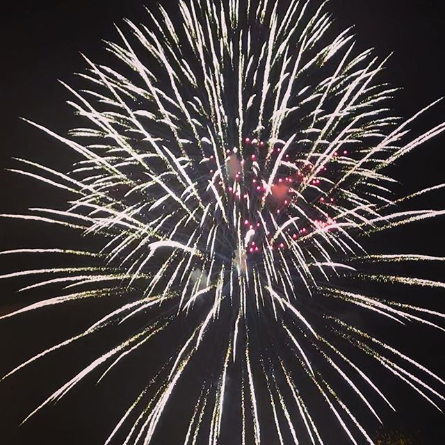 Happy New Year :)
#nye #2019 #fireworks #happynewyear #seattlenewyear