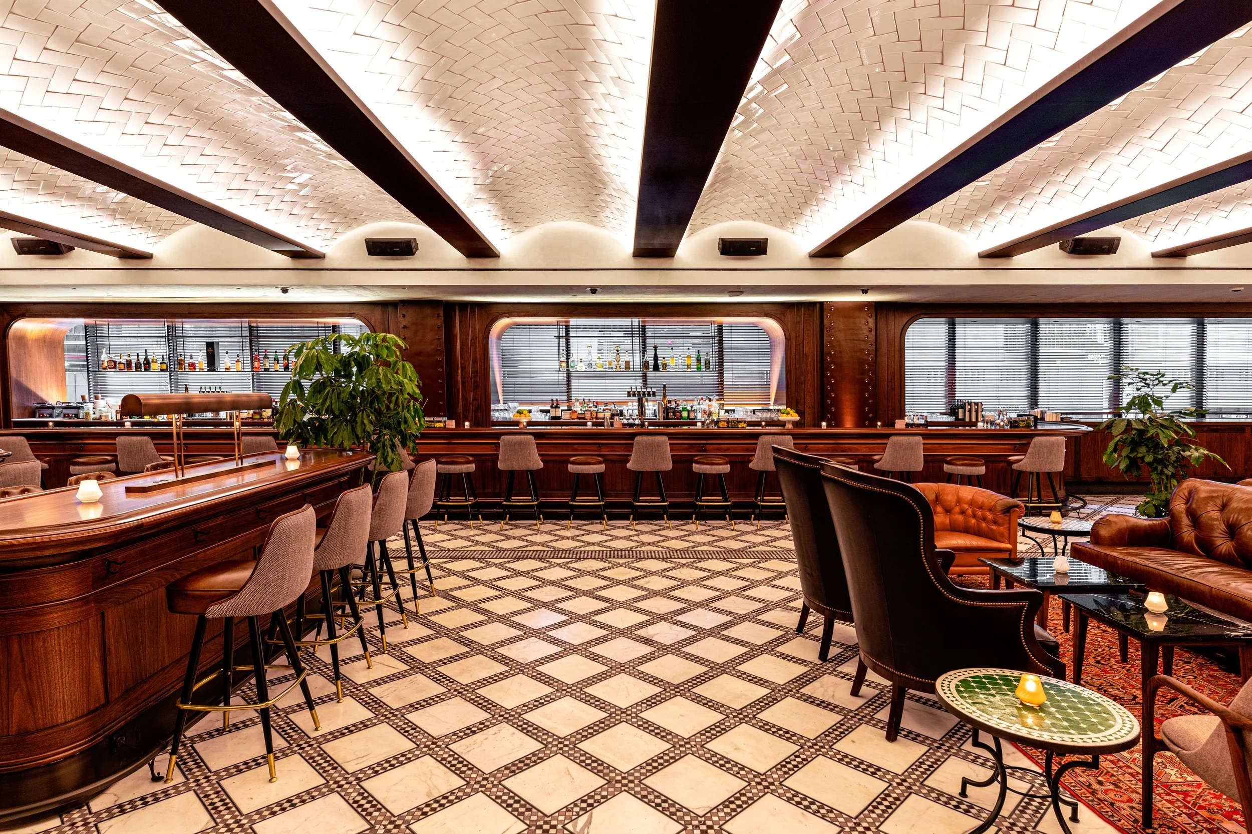 335Mad-21 - Bergamos-Bar-2.jpg