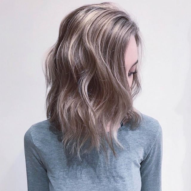 &bull; The weather outside may be frightful, but your hair darling is delightful ❄️ Hair by @hairxchlo &bull; Book your next hair appointment online - Link in bio! &bull; #HairGalleryofBend
.
.
.
.
.
.
.
.
#hairbyterriwells #inbend #localizebend #ben