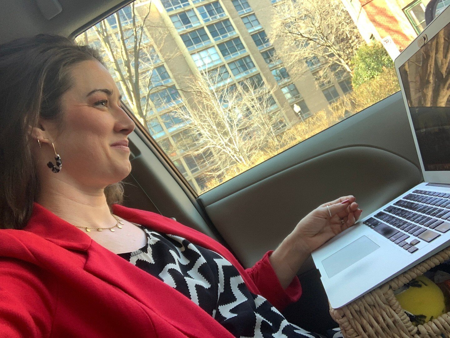 Throwback to a meeting in the car, on the go. (Pro tip: a small basket makes a perfect laptop prop.) ⁠
⁠
#gettingshitdone