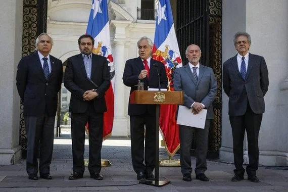 Reunión de los 3 poderes del Estado 
