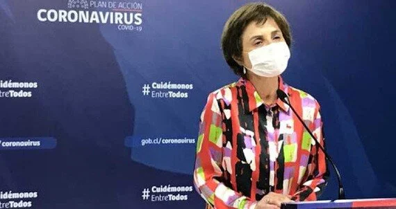 Sigue polémica por carnet covid-19 