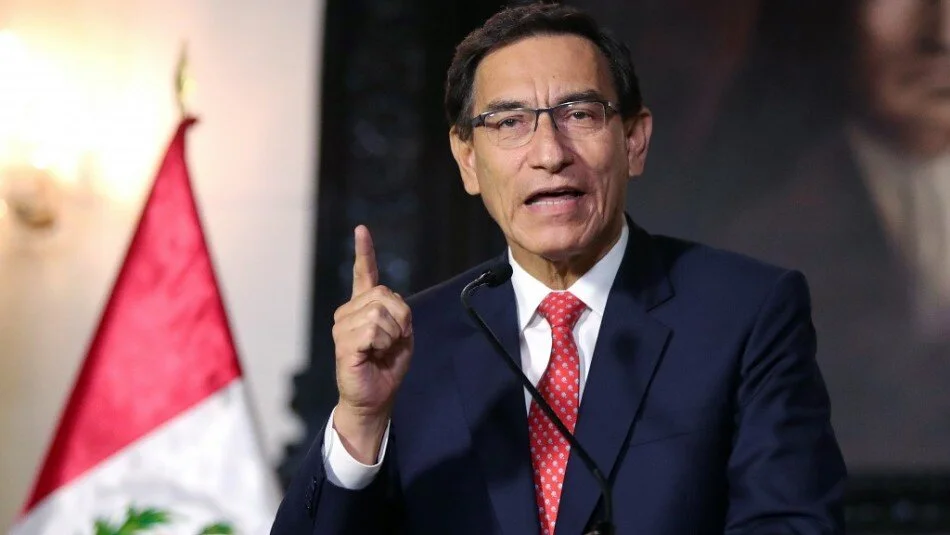 Vizcarra en suspenso 
