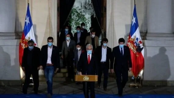 Tercer retiro: La Moneda presenta su propio proyecto 