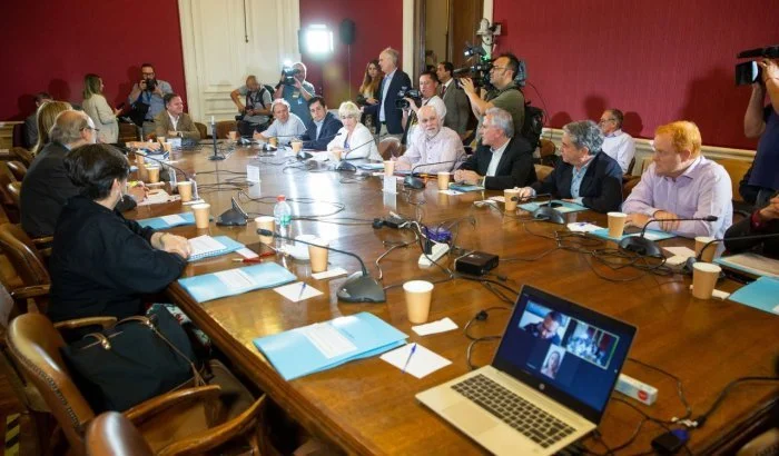 Senado vota reforma para el proceso constituyente