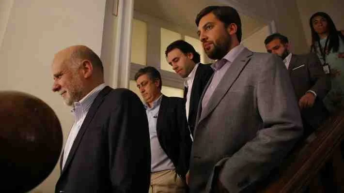 Negociaciones por proceso constituyente