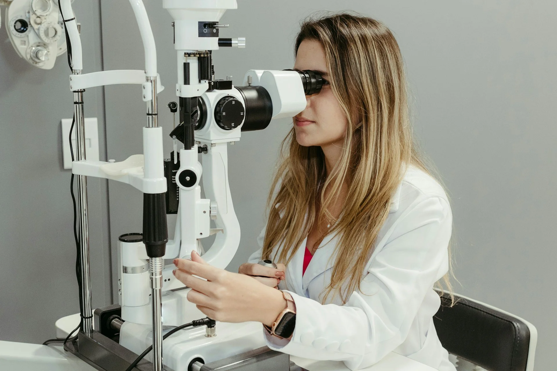 St. Cloud Optometrists vs. Ophthalmologists: Which Do You Need?