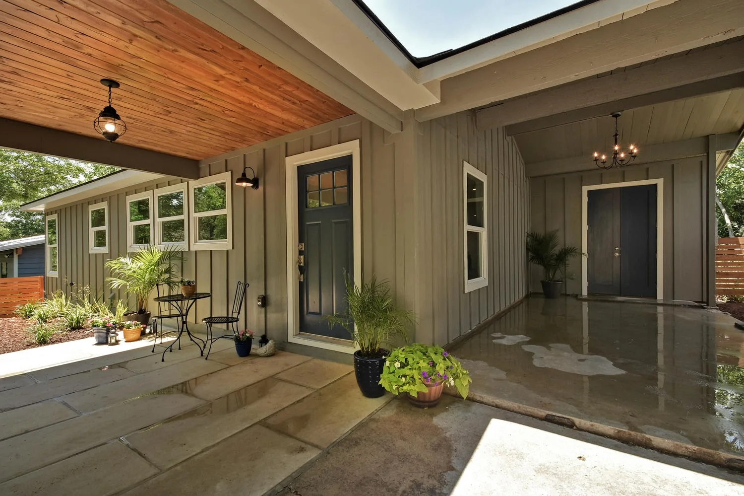 3008 S 5th St-large-005-2-Exterior Front 005-1500x1000-72dpi.jpg