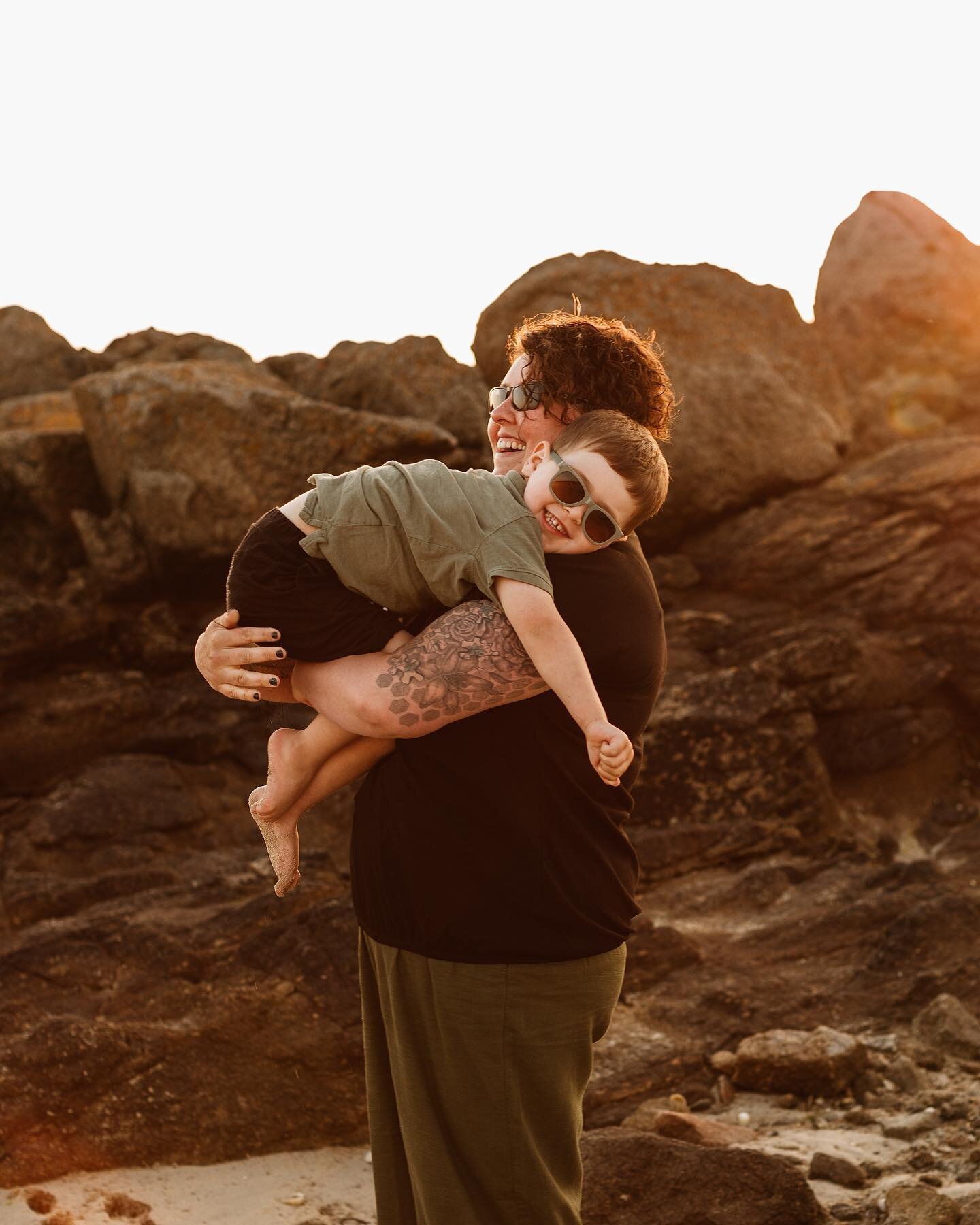 Some much needed photos of the two of them 🤎 Such a joy to capture these two together, doing what they do best - splashing in the sea and playing on the beach until the sun went down.

Had such a blast with you both! Knew I would 🥰

Captured: Laure