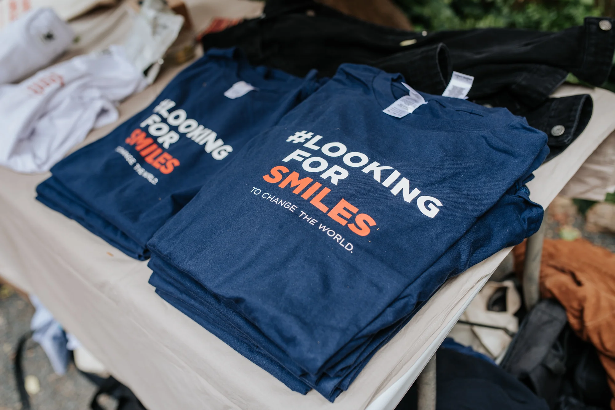 Camiseta #lookingforsmiles