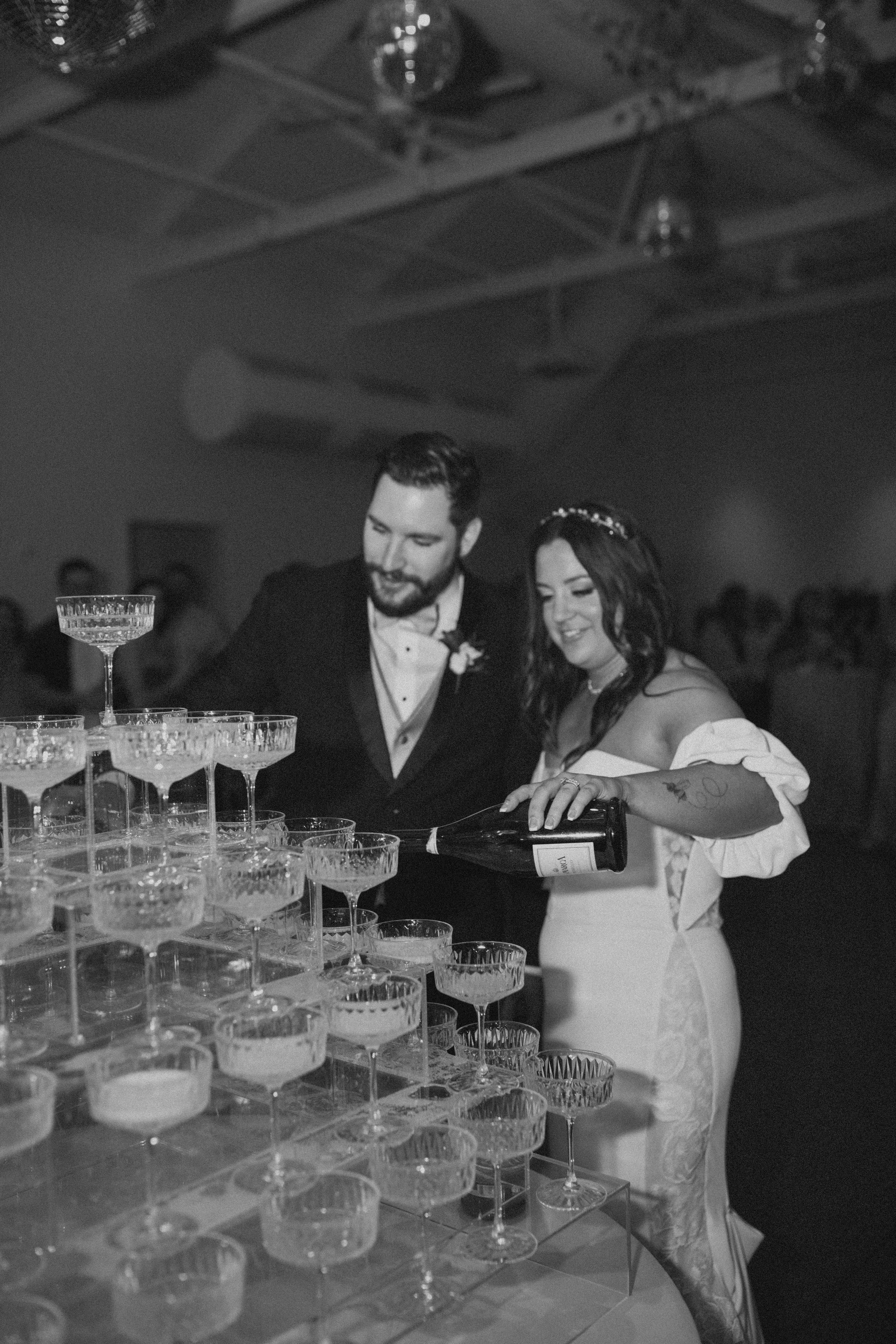 Kelsey &amp; Michael’s Chic Wedding | Willow on Grand in Des Moines, Iowa