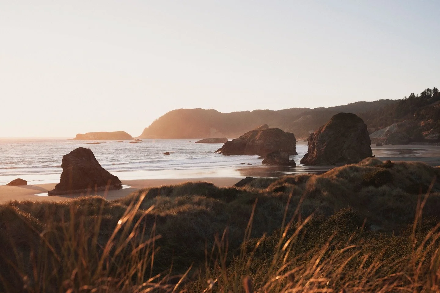 Golden Hour on the Oregon Coast ✨ 

 I recently had this photo custom printed for a client, and it&rsquo;s one of my favorites. I can&rsquo;t wait to see it hanging in their space! If you&rsquo;re looking for a gift that lasts all year, consider orde