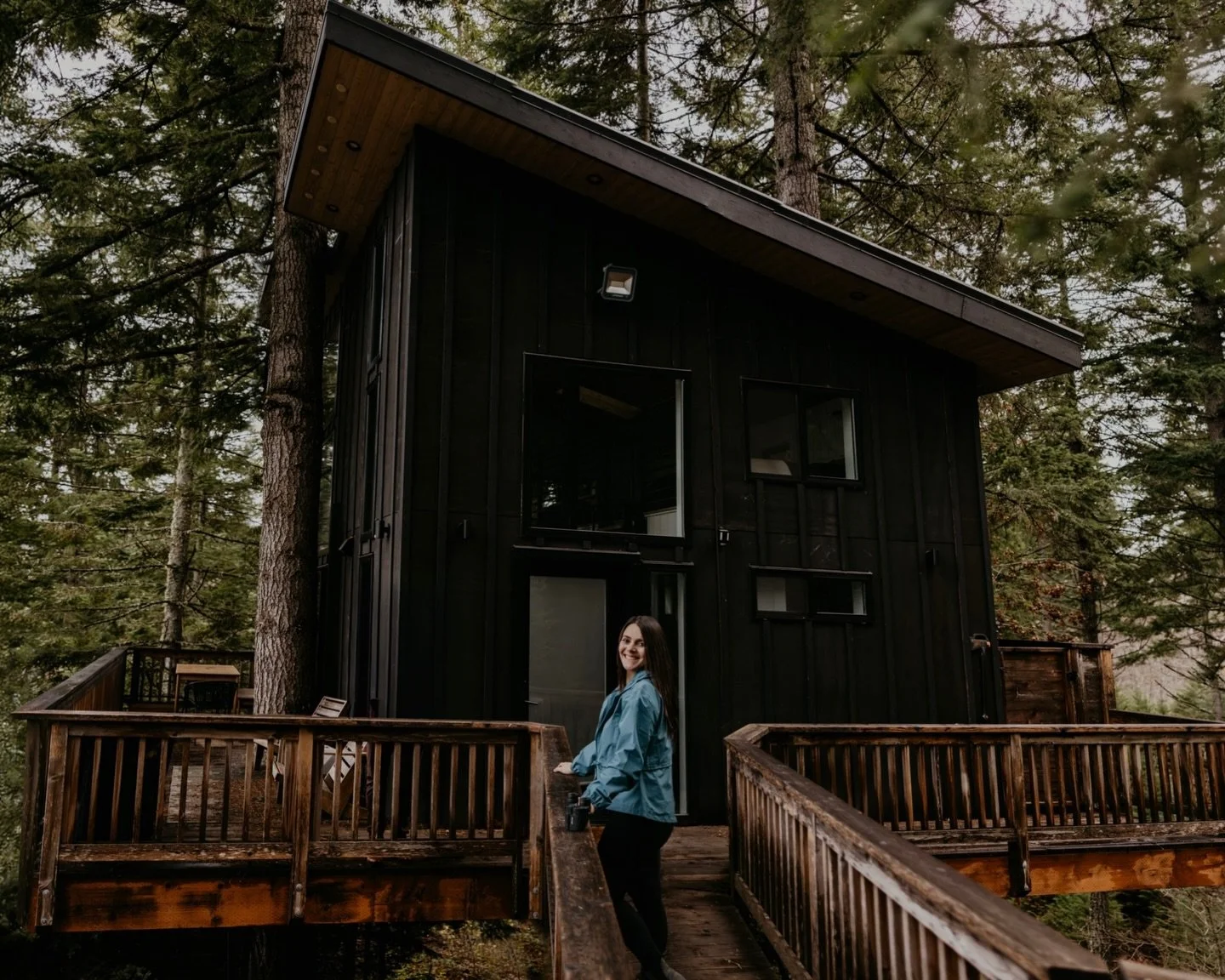 2025 was a year of new experiences, and it feels only right to close it out while working on my current project with the @klitikatreehouse 🌿

This year, I took new risks in my business and stepped into a new style of photography. I learned how to sl