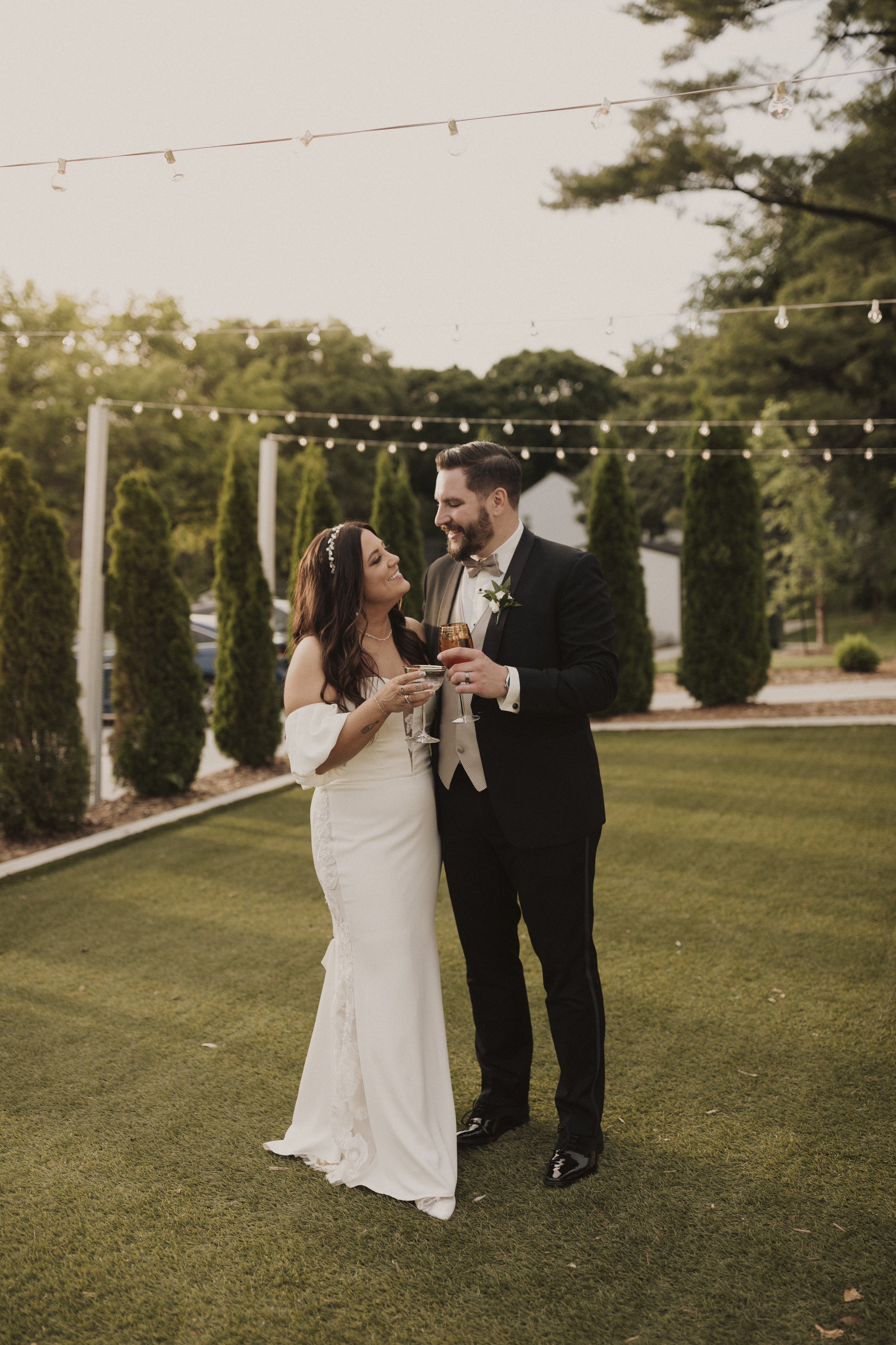 Kelsey &amp; Michael’s Chic Wedding | Willow on Grand in Des Moines, Iowa