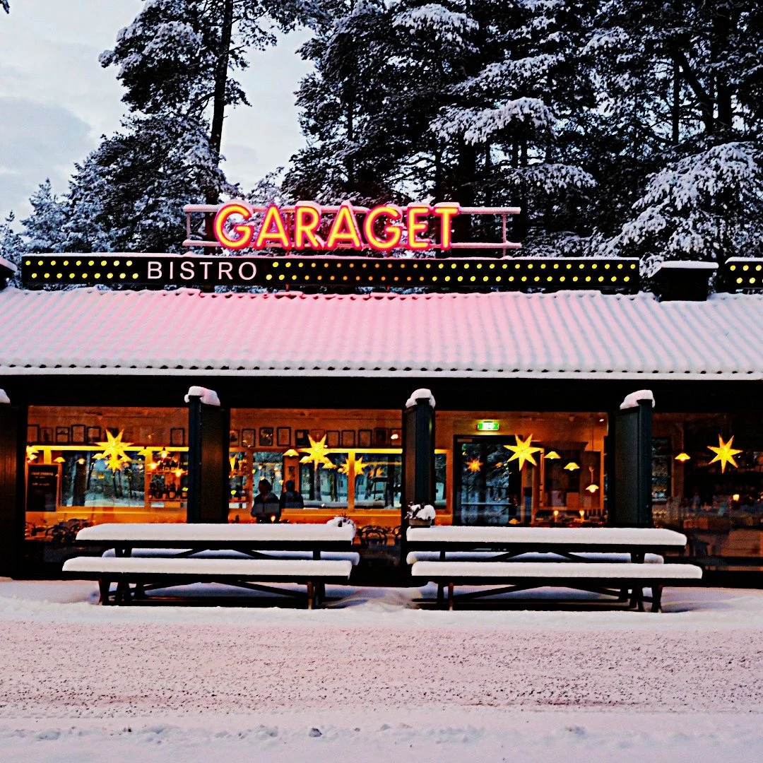 Vad ska vi g&ouml;ra i helgen? Vi s&auml;ger: G&ouml;r Umedalen! ✨

Ett tips fr&aring;n oss &auml;r att b&ouml;rja eftermiddagen med nedan
- Konstvandring p&aring; Umedalens skulpturpark eller/och avkoppling p&aring; IKSU SPA. 
- Avsluta med middag p