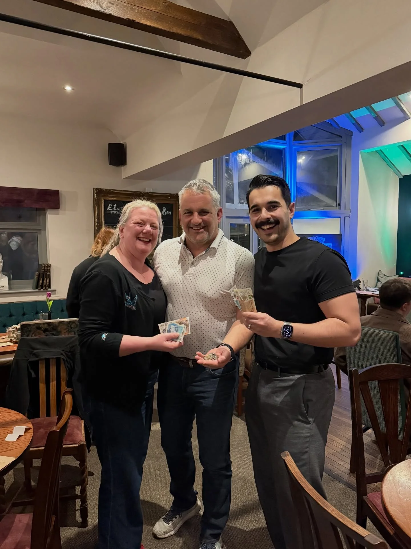 Another super duper quiz on Wednesday night! 🎉🙌

🥇 in first place Cat LOL laughed all the way to the bank with the cash prize 💸
🥈 The Pebworth Pipers strutted into second and bagged themselves a voucher 🪈
🥉 The McWalkers in third place, once a