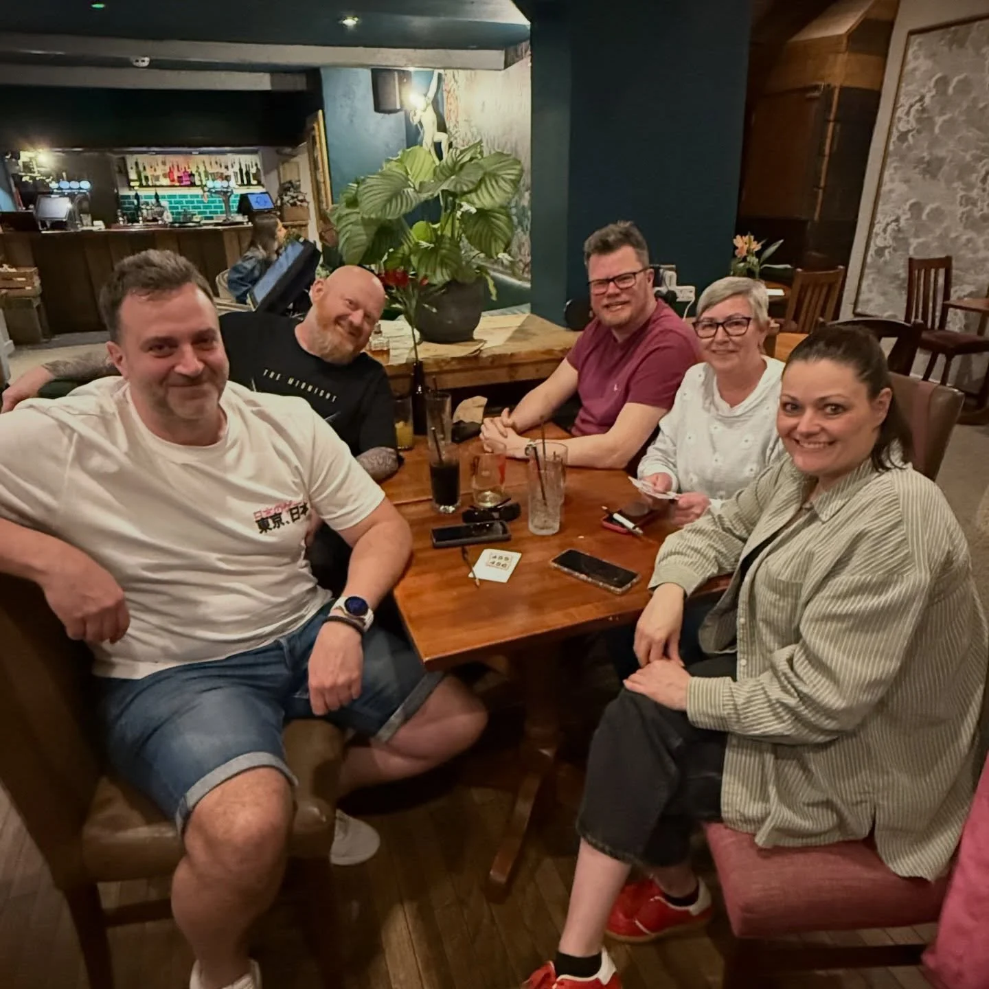 Another super duper quiz last night!
🥇In first place Johnny Five Alive bagged the cash prize 💸 
🥈Take Two came second winning themselves a voucher 🎉
🥉In joint third No Idea and The Hopefuls flew off with a winged companion each 🦜🦅

Shout out t