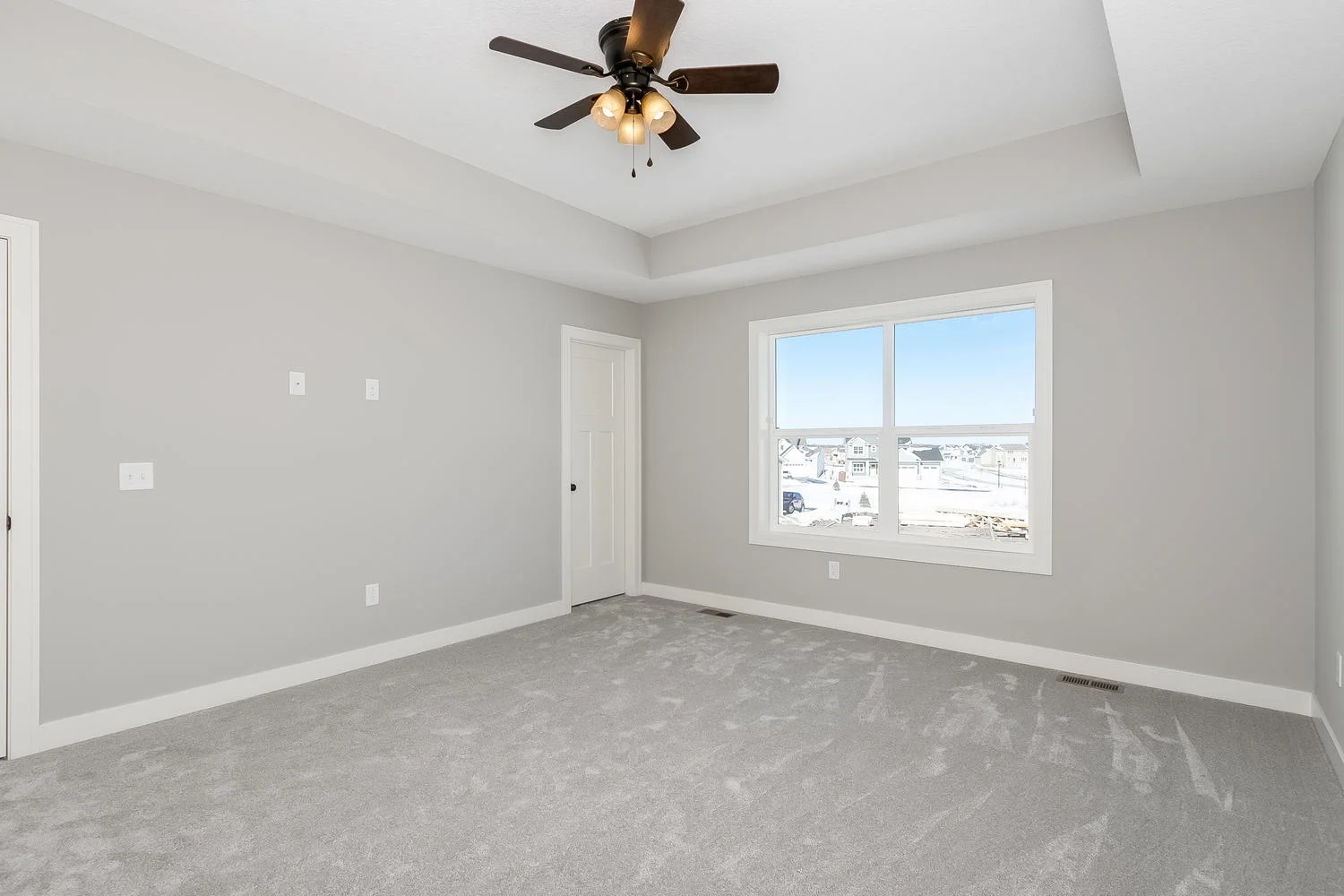 4389 118th Ave NE Blaine MN-large-014-22-Master Bedroom-1500x1000-72dpi.jpg