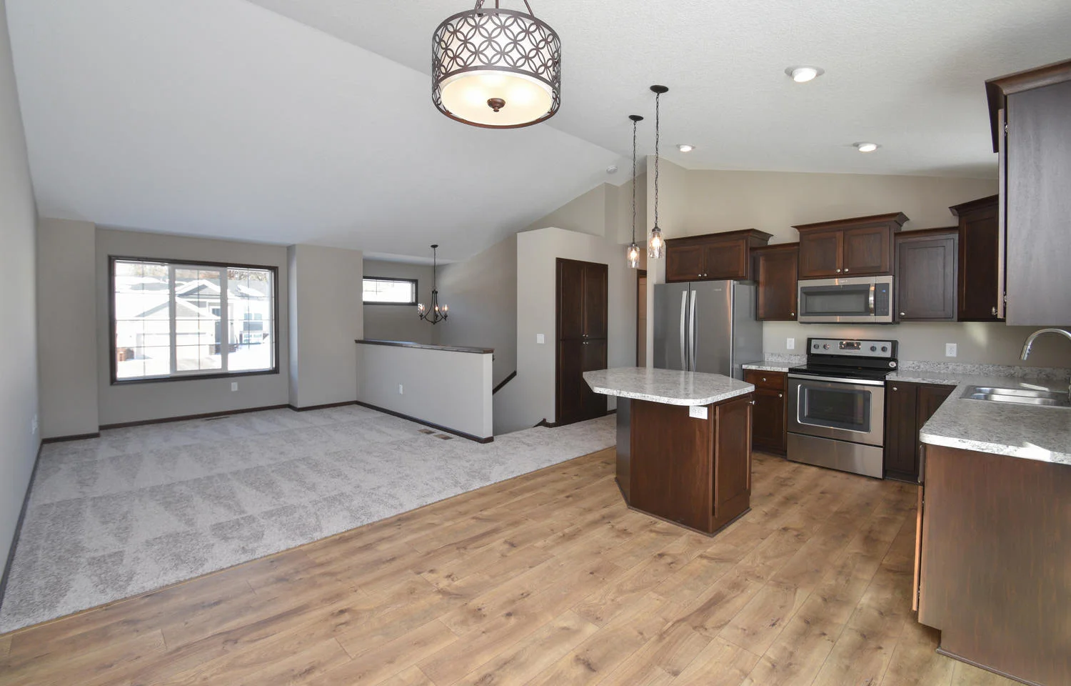19131 Johnson St NW elk river-large-009-13-Dining Room-1500x960-72dpi.jpg