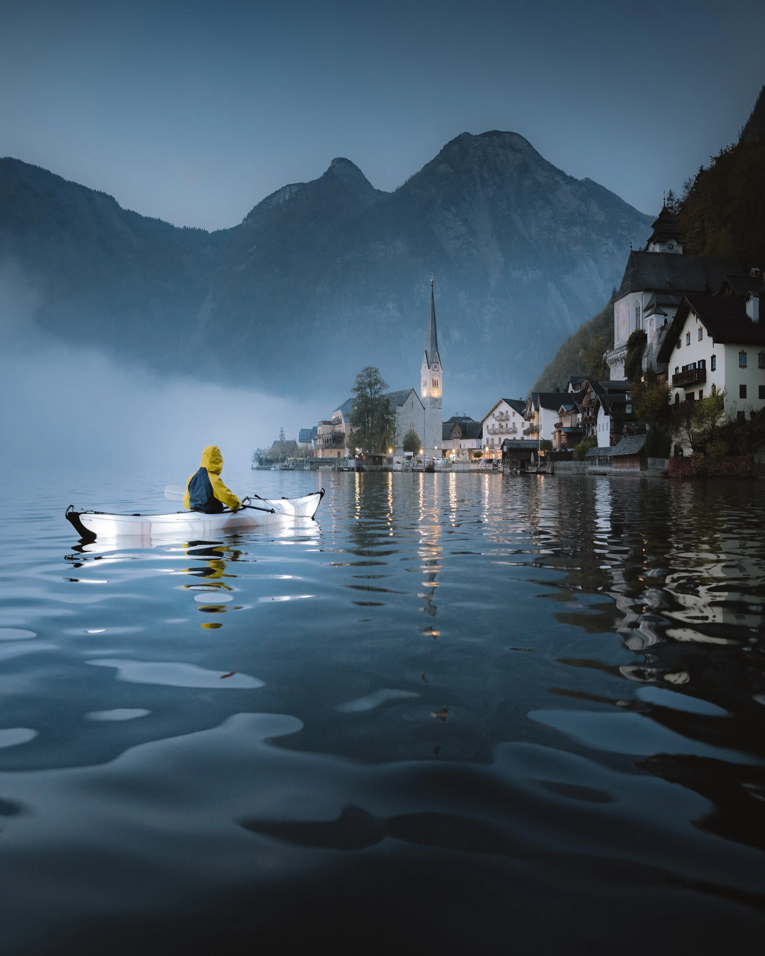 hallstatt_night_kayak.jpg