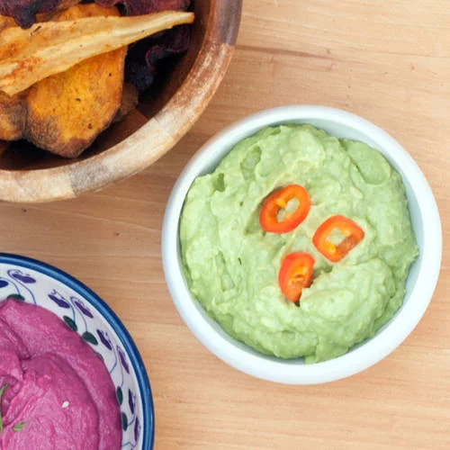 FRESH, DELICIOUS AND GOOD FOR YOu GUACAMOLE.