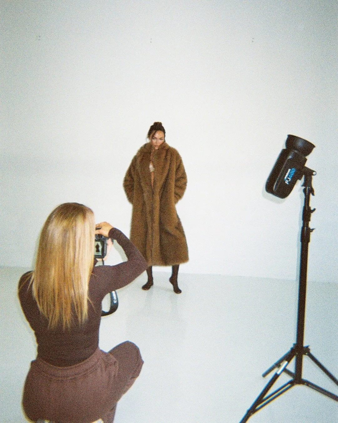 BTS on film 🤎

Photography: @catiemenke 
Hair: @kathleen_hair @shae__hair 
MUA: @daniellevirginianastasi 
Model: @tay_blair @fordrba 
Studio: @blok_studio 
Film developed at @wilson.camera 

#behindethescenes #fashionphotography #beautyphotography #