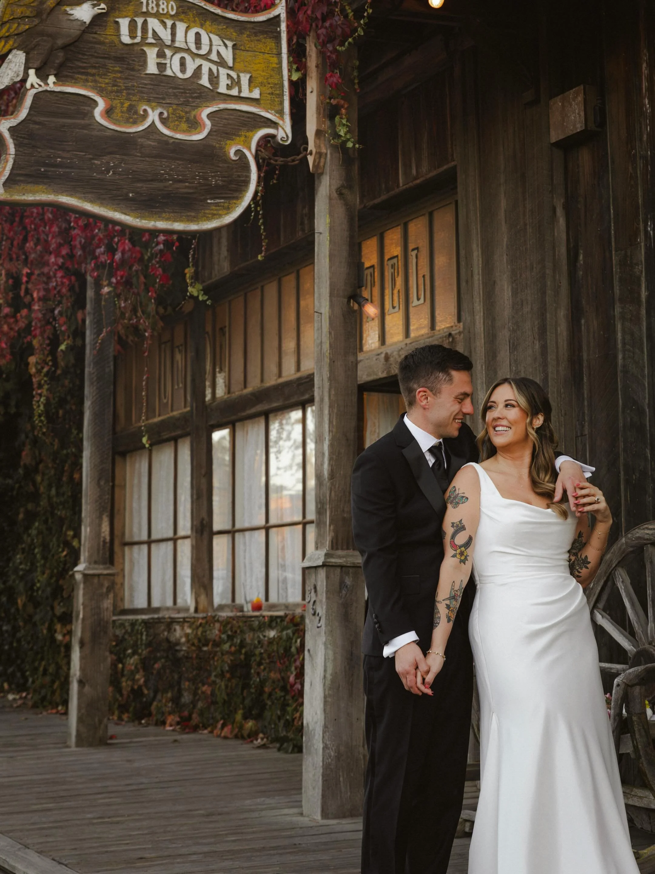 Dreamy 1880 Union Hotel Wedding

Second Shooter Views Pt.2