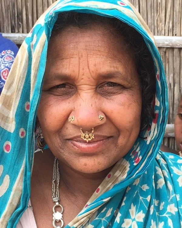 After all, love and kindness are the quintessential and most beautiful essences of our humanness , so why wouldn&rsquo;t they provide a potent form of healing for our mind, body and soul ? 
Photographer; Elizabeth Wey

Elizabeth Wey MHs.B
Founder - E