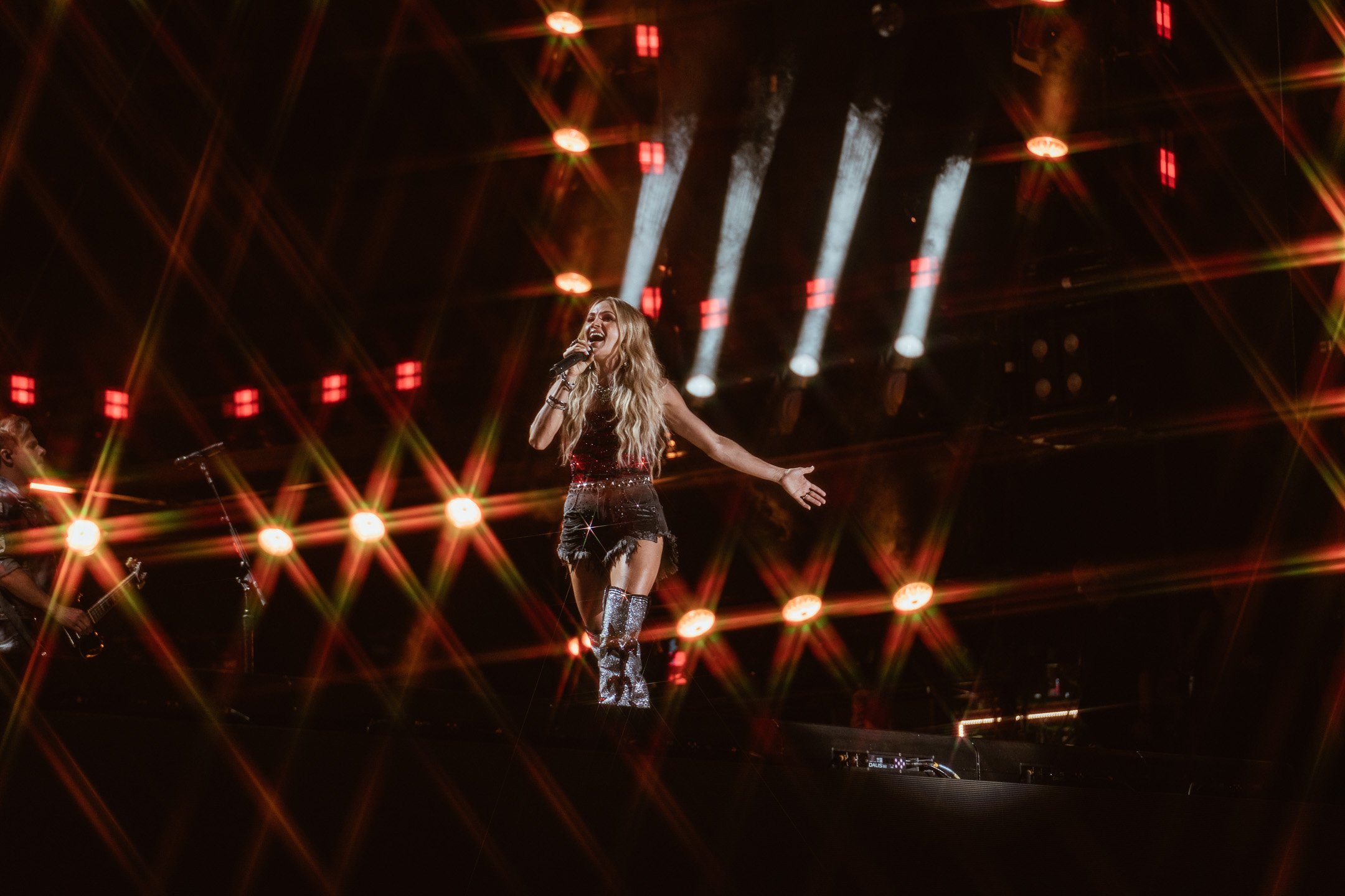 Carrie Underwood CMA Fest-14.jpg