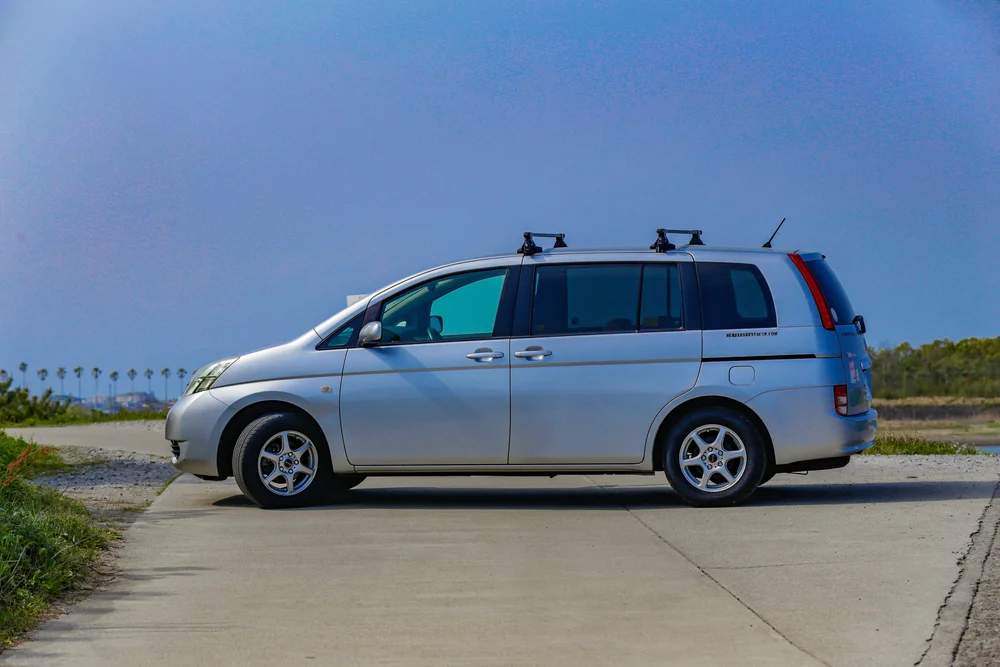 TOYOTA アイシス — Surfers Rentacar