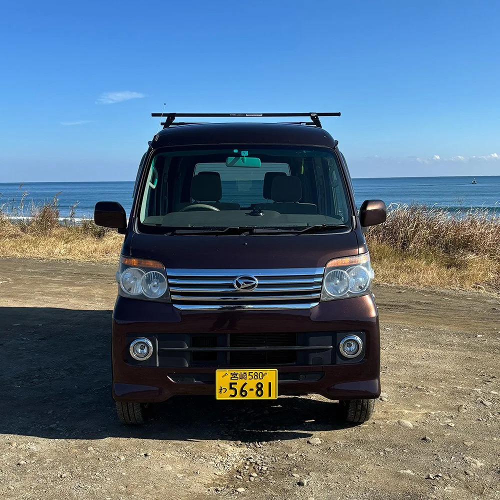 atrai-brown-02.jpg
