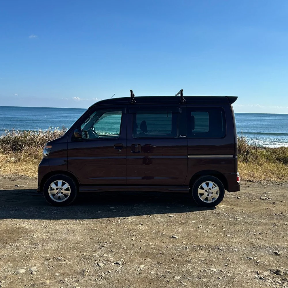 atrai-brown-03.jpg