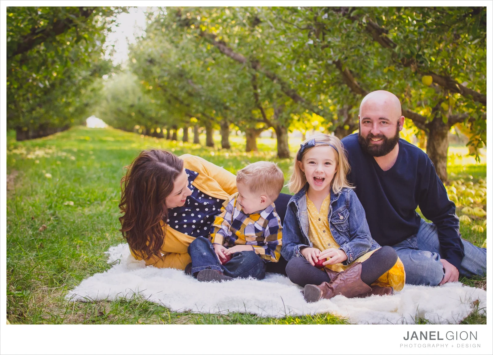North-Idaho-Family-Children-Photographer-Year-in-Review-Contest-2013-Lifestyle-Family-Portraits-by-Janel-Gion-Photography_0049.jpg
