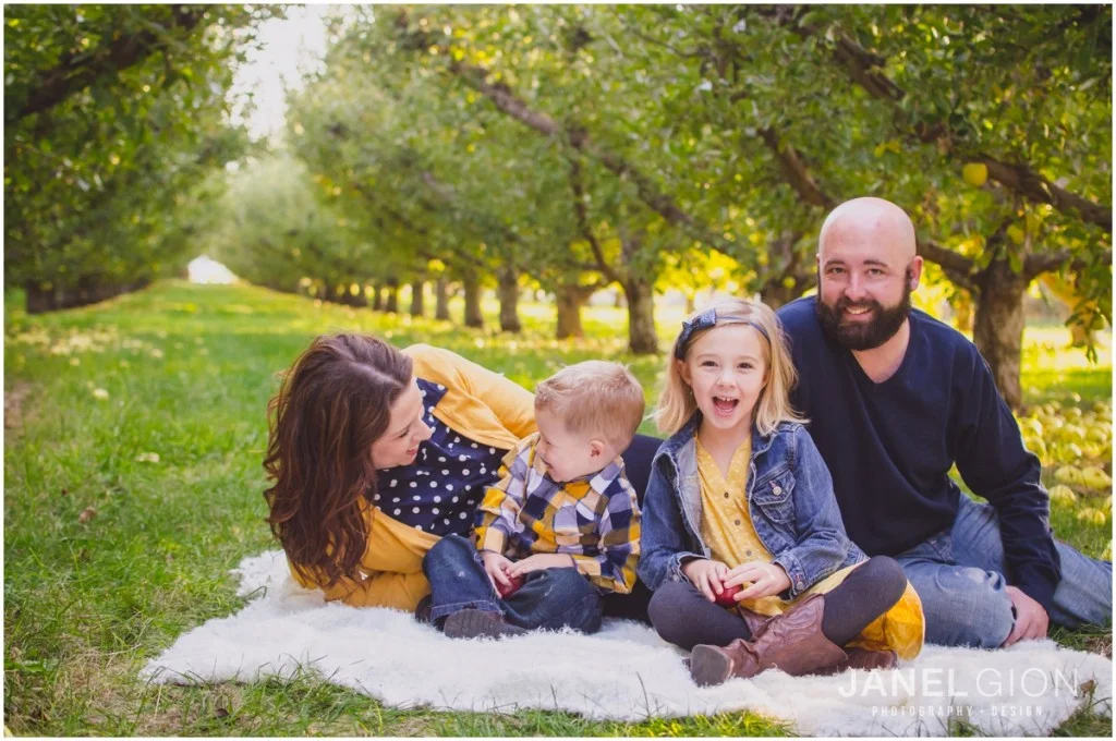 Tri Cities Washington Family Photographer