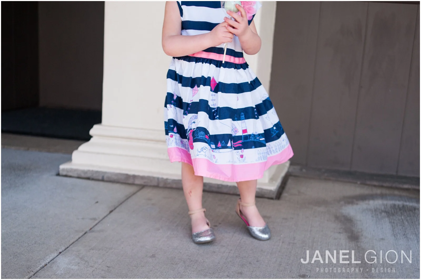 Child-Photographer-Cupcakes-and-Puddles
