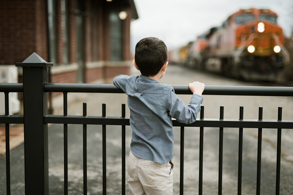 Janel-Gion-Photography-Kids-train.jpg