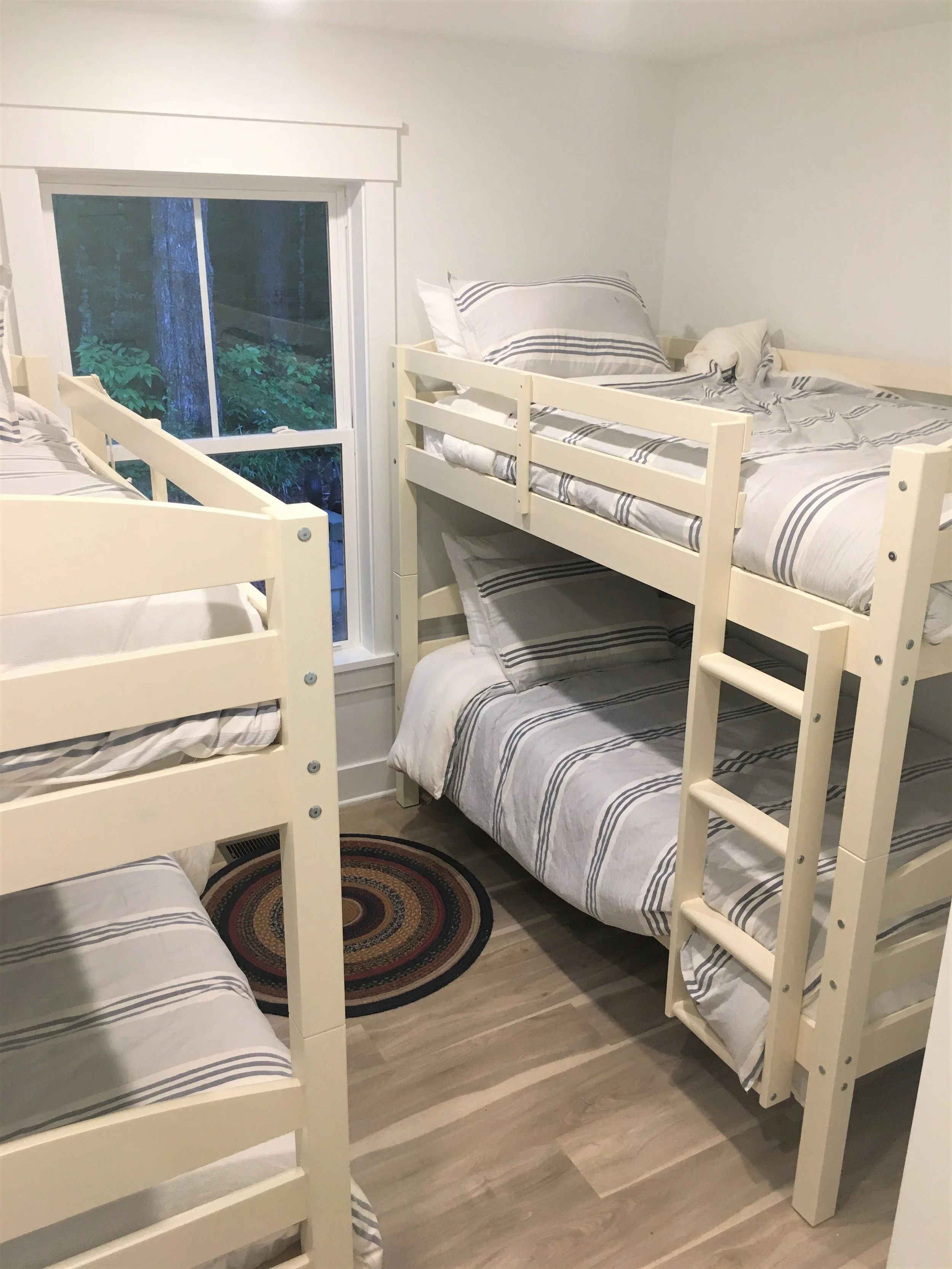 Pics Bunk Room.JPG
