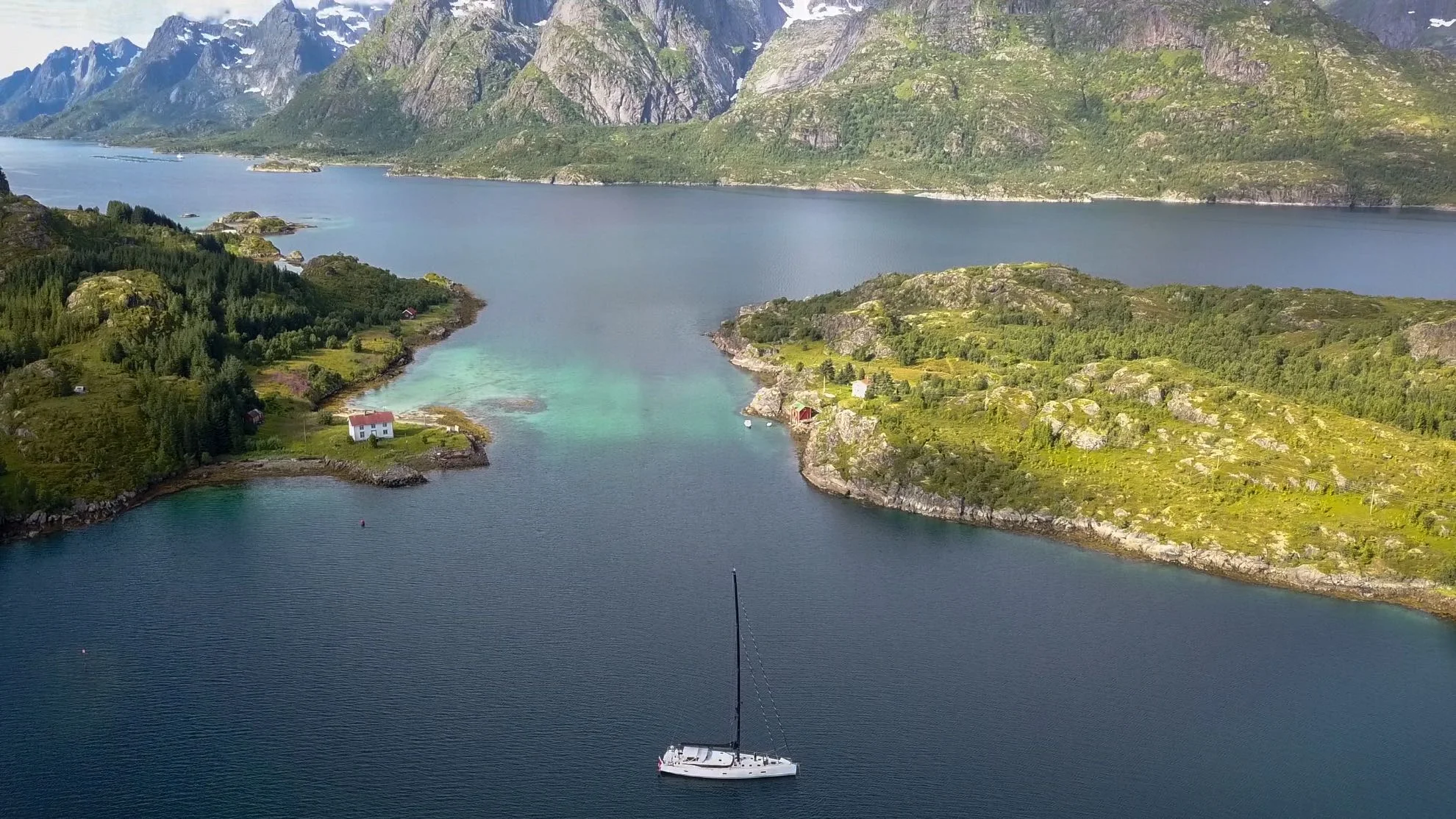 Im Trollfjord – aus der Vogelperspektive